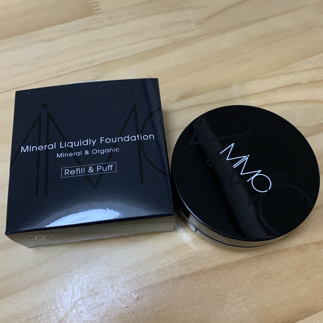 MiMC(エムアイエムシー)のMIMC ミネラルリキッドファンデーションA 205ピンクブライト コスメ/美容のベースメイク/化粧品(ファンデーション)の商品写真