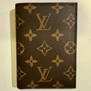 ルイヴィトン(LOUIS VUITTON)の美品 正規 ルイ ヴィトン モノグラム パスポートカバー カードケース ポーチ(パスケース/IDカードホルダー)
