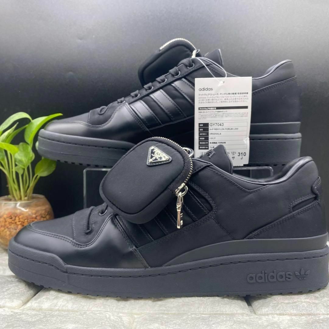 adidas(アディダス)の★新品 PRADA × adidas スニーカー 三角ロゴ リナイロン 黒 31 メンズの靴/シューズ(スニーカー)の商品写真