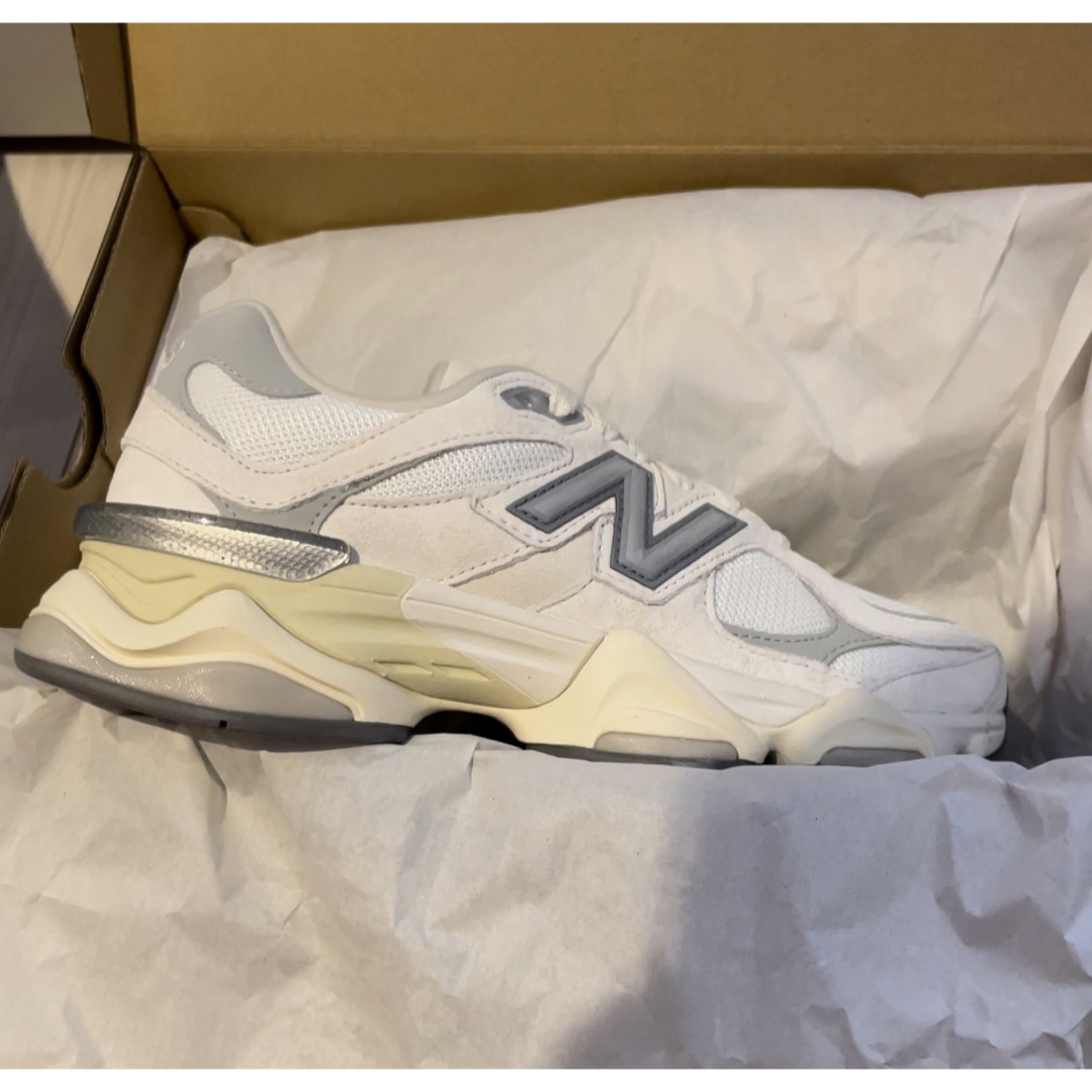 New Balance(ニューバランス)の新品未使用 New Balance U9060 ECA WHITE 24.0㎝ レディースの靴/シューズ(スニーカー)の商品写真