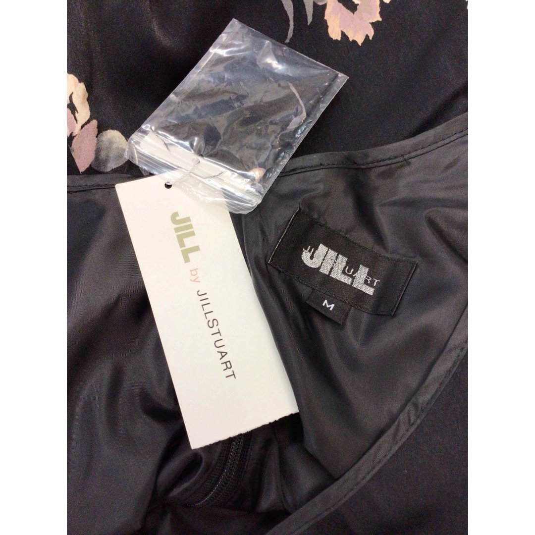 JILL by JILLSTUART(ジルバイジルスチュアート)の【新品】JILL by JILLSTUART花柄フリルワンピース レディースのワンピース(ひざ丈ワンピース)の商品写真