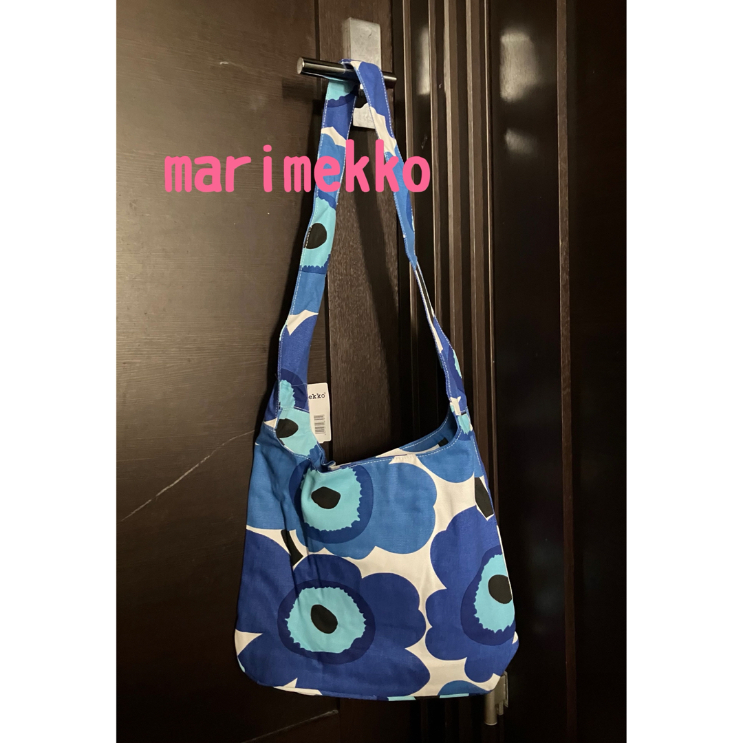 marimekko(マリメッコ)の新品　マリメッコ　ショルダーバッグ　ウニッコ柄　ブルー×ホワイト　花柄　青 レディースのバッグ(ショルダーバッグ)の商品写真