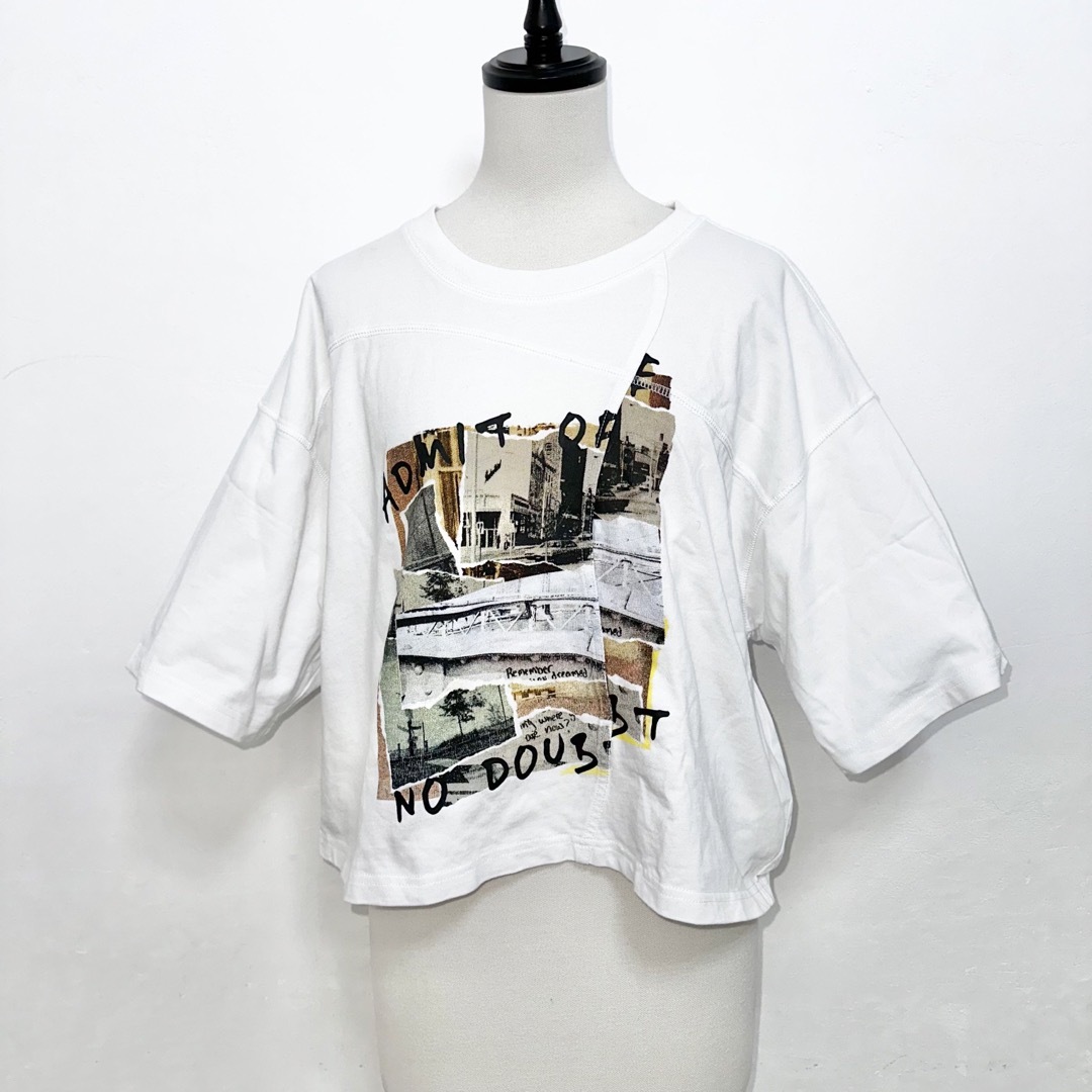 EMODA(エモダ)の【EMODA】エモダ Tシャツ 綿 ステッチ グラフィック レディースのトップス(Tシャツ(半袖/袖なし))の商品写真