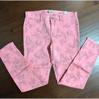 ザラ(ZARA)のザラ　花柄ピンクパンツ(その他)