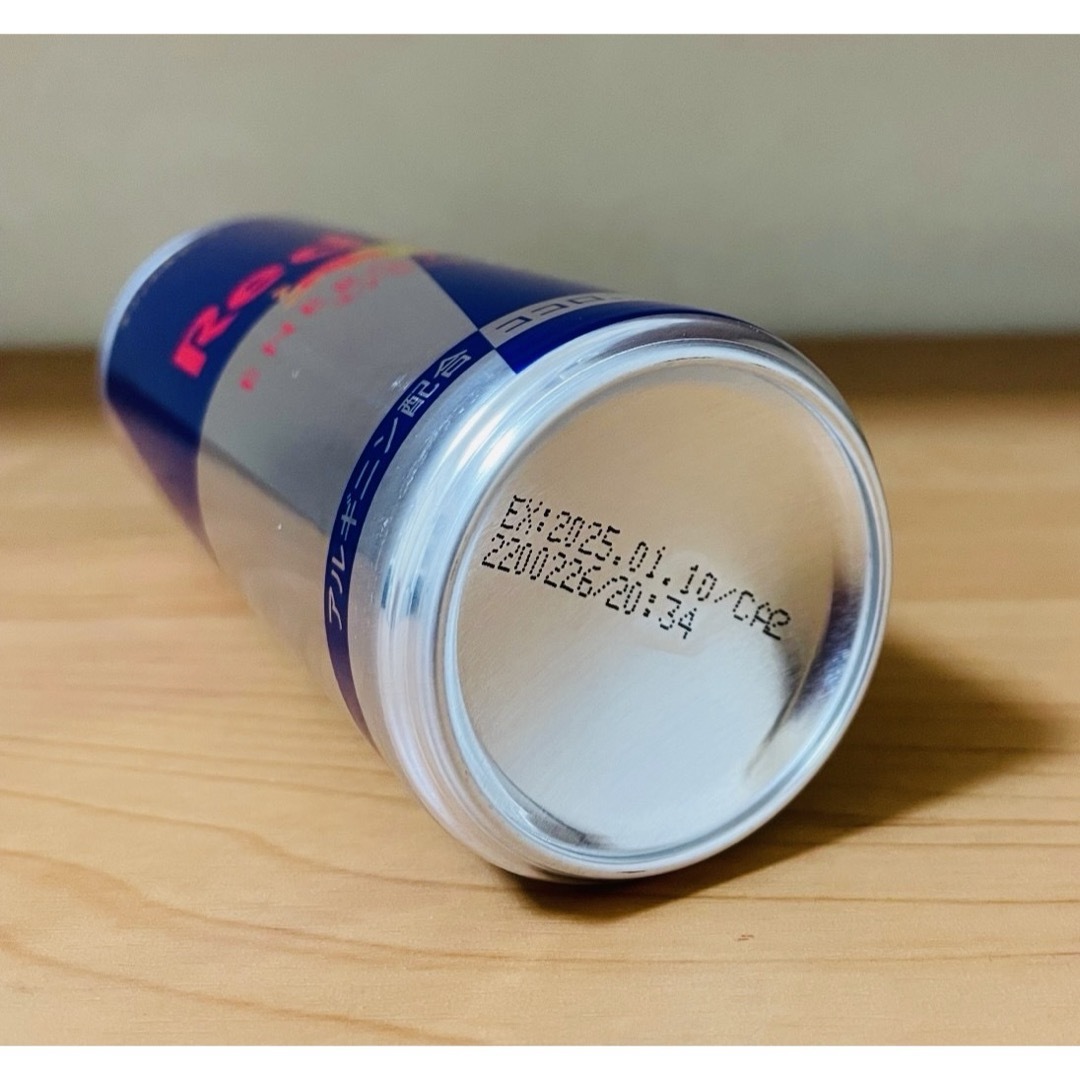 Red bull レッドブル　250ml  6本セット 食品/飲料/酒の飲料(ソフトドリンク)の商品写真