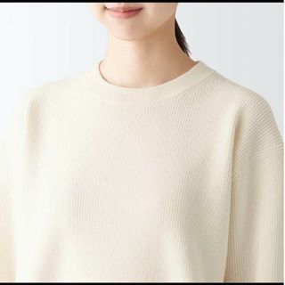 MUJI (無印良品) - 無印良品 型崩れしにくい糸で編んだクルーネックセーター婦人ＸＬ・生成