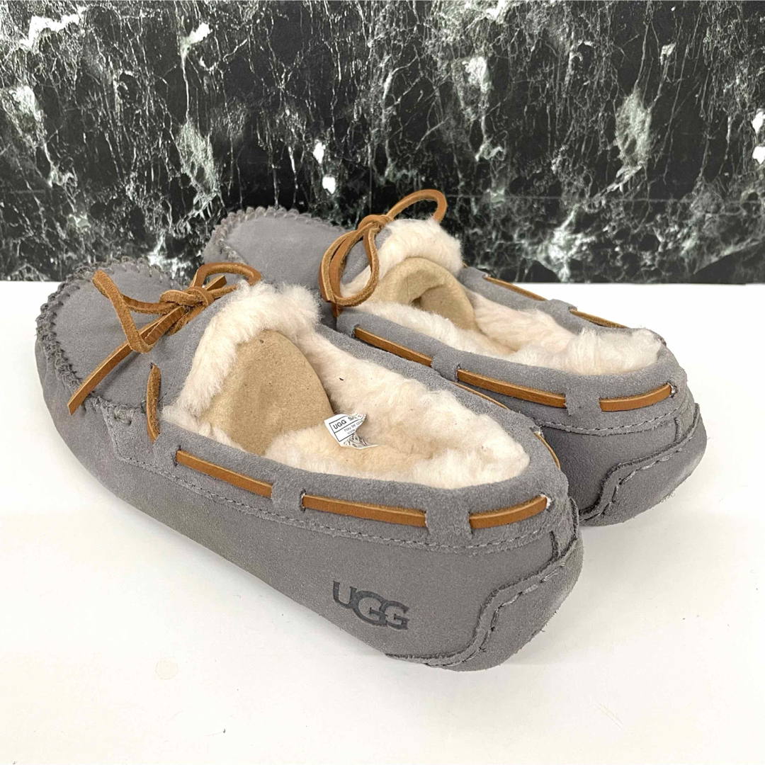 UGG(アグ)のUGG DAKOTA スリッポン7 24cm グレー レディースの靴/シューズ(スリッポン/モカシン)の商品写真