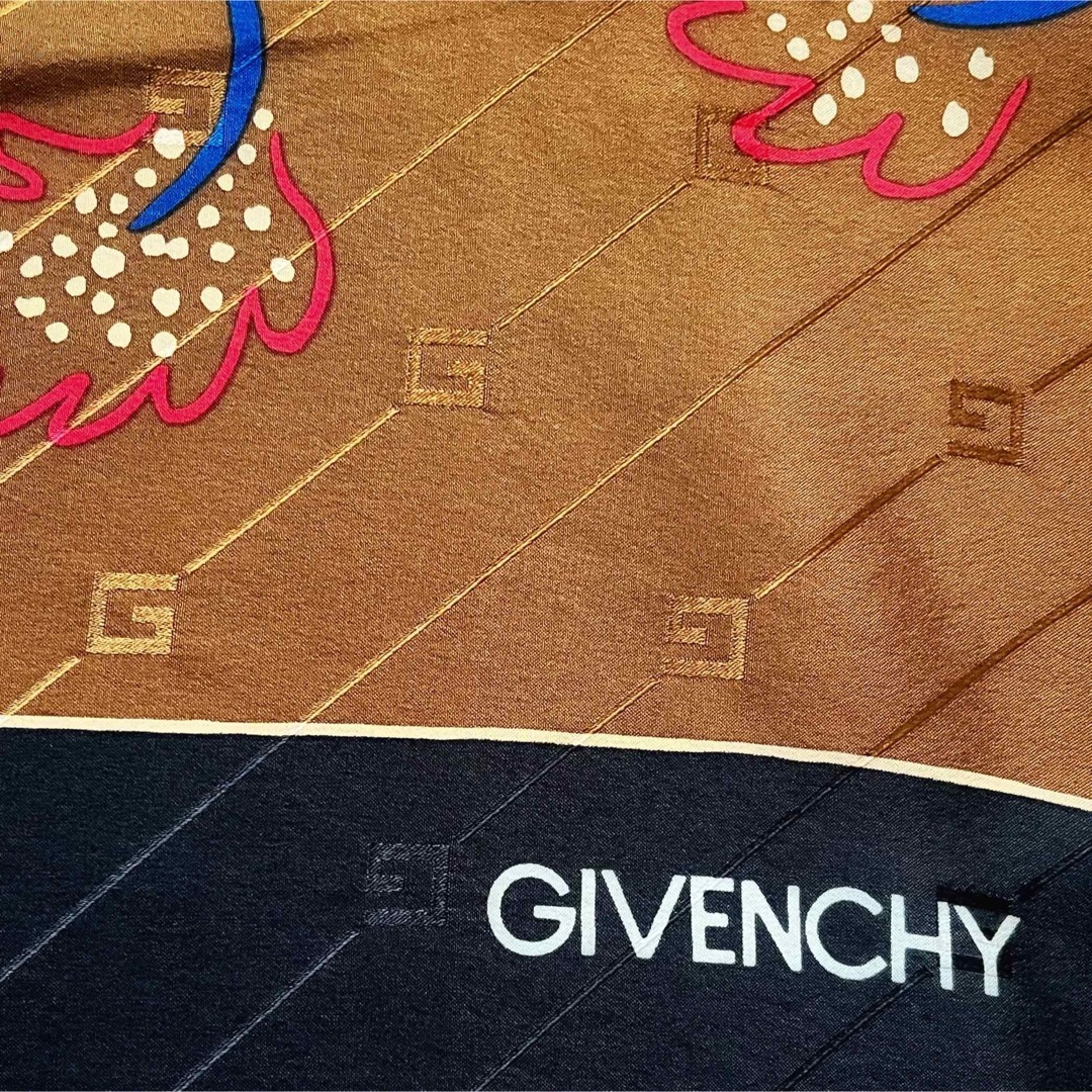 GIVENCHY(ジバンシィ)のvintage GIVENCHY ジバンシー　シルク　スカーフ　ヴィンテージ レディースのファッション小物(バンダナ/スカーフ)の商品写真