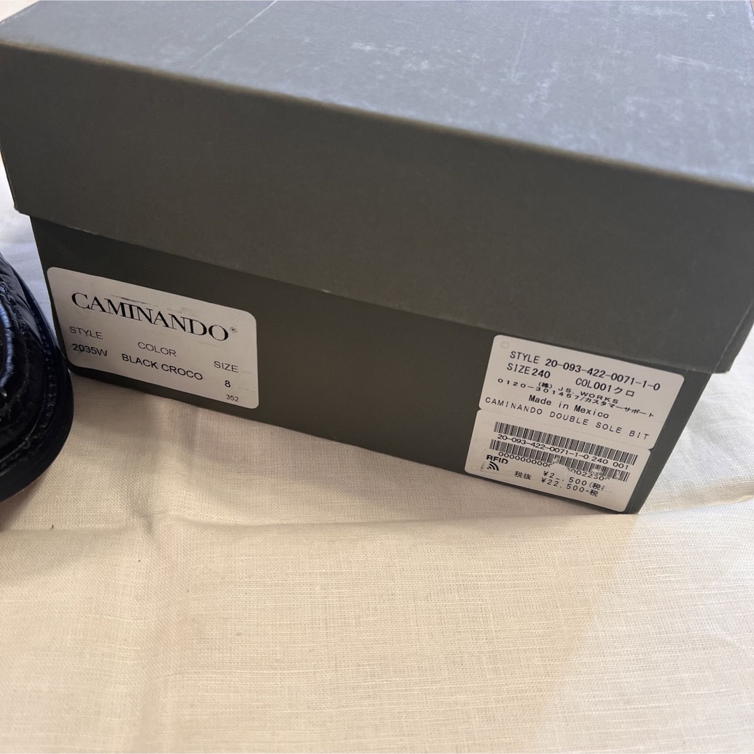 CAMINANDO(カミナンド)の【新品】カミナンド　ビットローファー　24㎝　黒　ブラック　型押し　ジャーナル レディースの靴/シューズ(ローファー/革靴)の商品写真