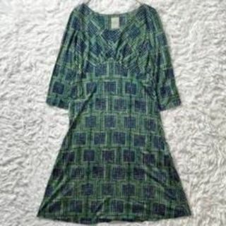 美品♡ シビラ Sybilla ワンピース 総柄 Ｖネック ストレッチ Aライン