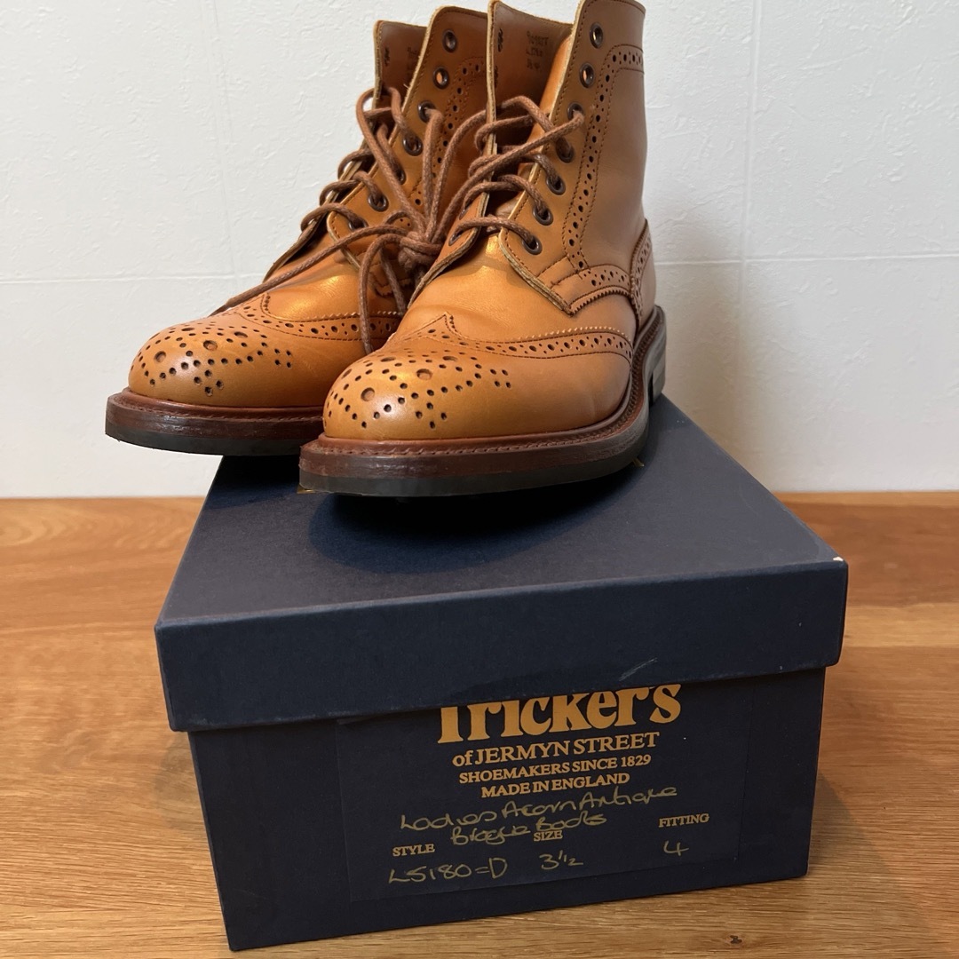Trickers(トリッカーズ)のトリッカーズ　Tricker's ウィングチップ マロン　 22.5cm 未使用 レディースの靴/シューズ(ブーツ)の商品写真