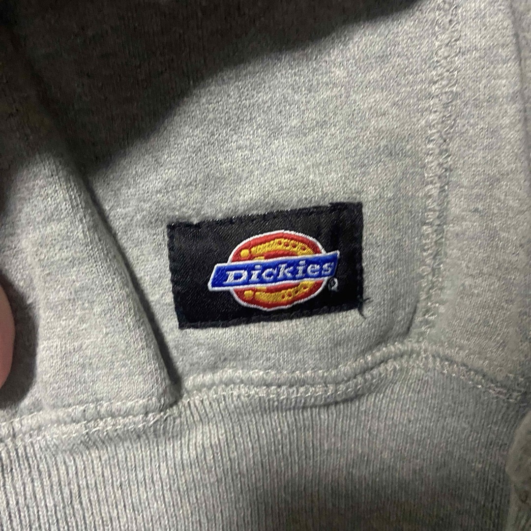 Dickies(ディッキーズ)のR40 Dickies グレーパーカー 古着 無地パーカー 灰色 ワンポイント メンズのトップス(パーカー)の商品写真