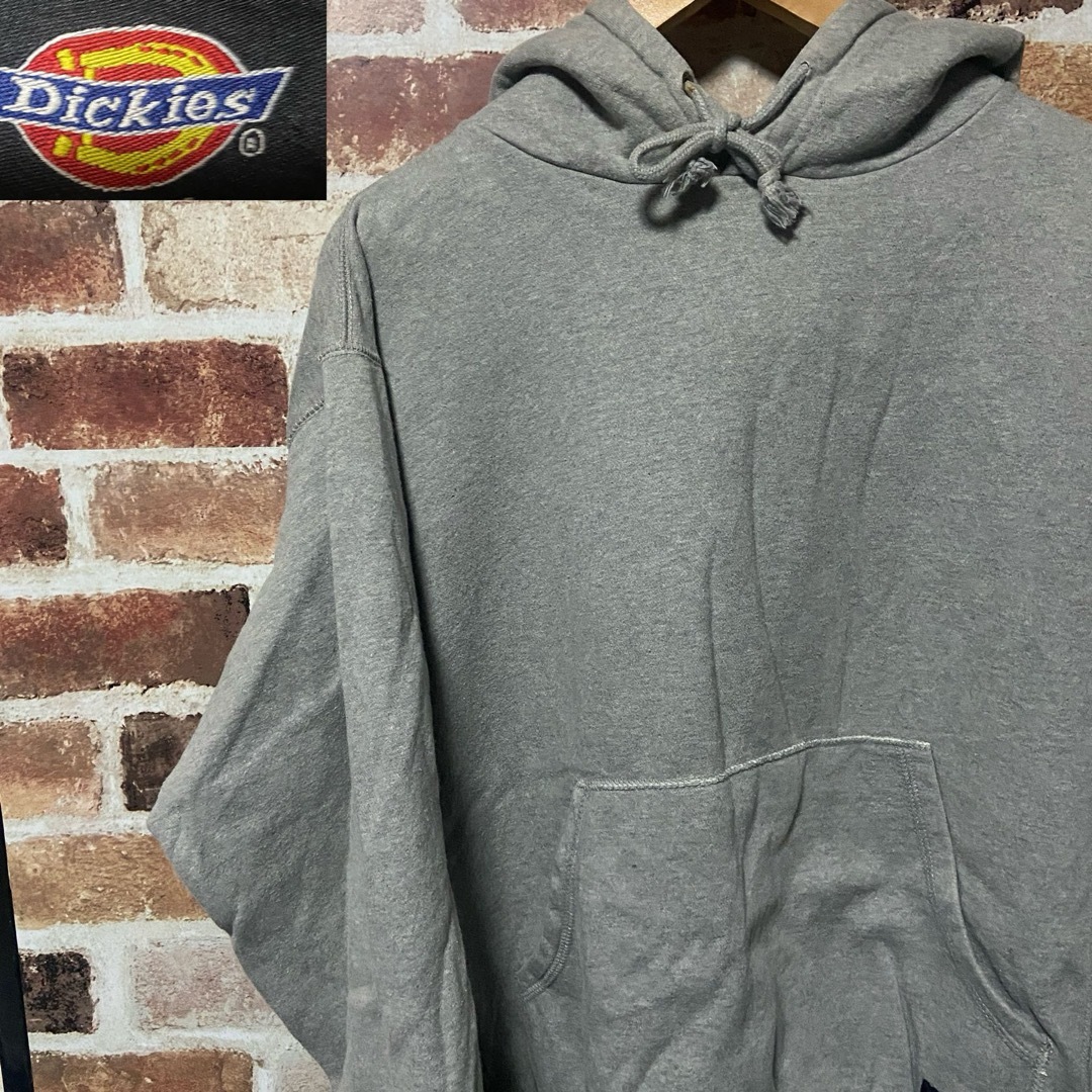 Dickies(ディッキーズ)のR40 Dickies グレーパーカー 古着 無地パーカー 灰色 ワンポイント メンズのトップス(パーカー)の商品写真