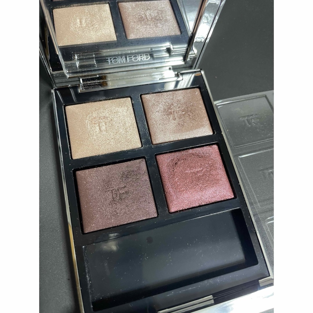 TOM FORD BEAUTY(トムフォードビューティ)のTOM FORD トムフォード 01 MERCURIAL アイシャドウ コスメ/美容のベースメイク/化粧品(アイシャドウ)の商品写真