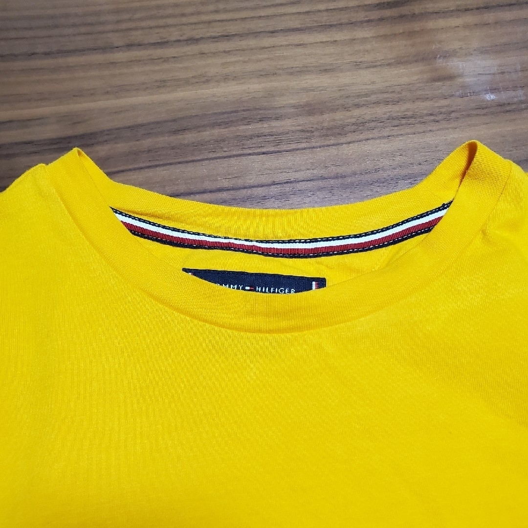 TOMMY HILFIGER(トミーヒルフィガー)のTOMMY HILFIGER　オレンジ　Tシャツ　古着　刺繍 メンズのトップス(シャツ)の商品写真