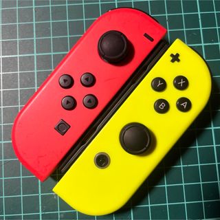 ニンテンドースイッチ(Nintendo Switch)のジョイコン    ★マリオレッド・イエロー★  作動品(家庭用ゲーム機本体)