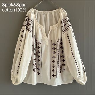 スピックアンドスパン(Spick & Span)の487スピック＆スパン コットン100％ボリューム袖刺繍ブラウス白茶(シャツ/ブラウス(長袖/七分))