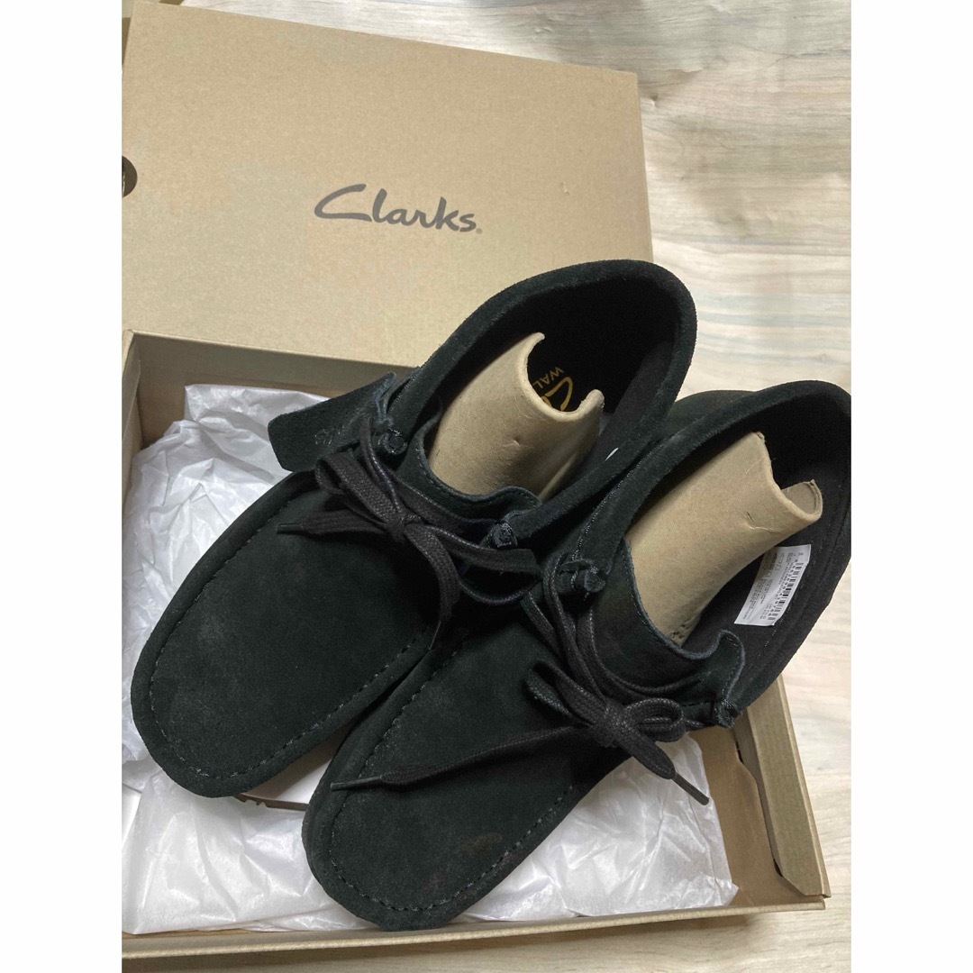 Clarks(クラークス)の新品未使用　Clarks ワラビーブーツ　ブラック25.5cm メンズの靴/シューズ(ブーツ)の商品写真