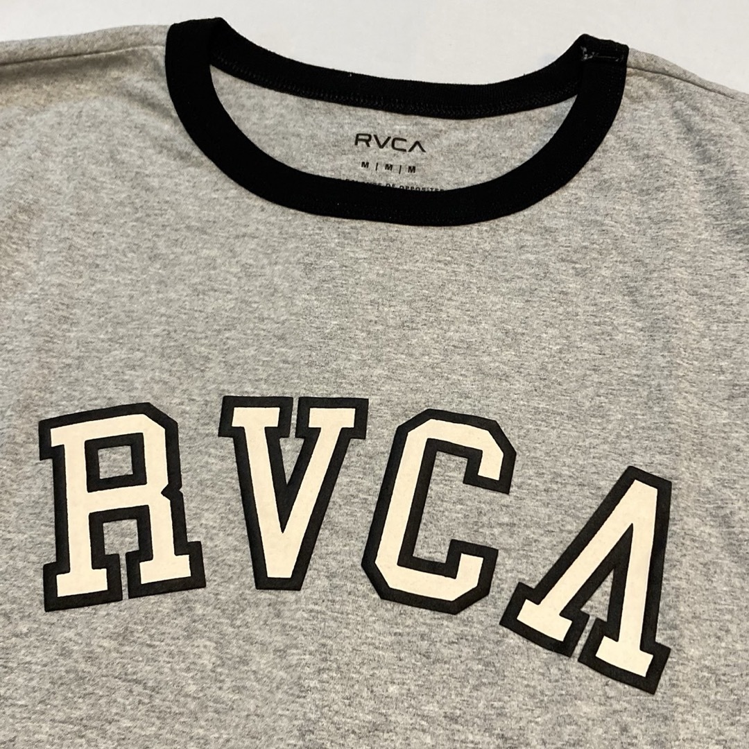 RVCA(ルーカ)の新品ブランドロゴ入りRVCA半袖TシャツグレーMサイズリンガーネックTeeルーカ レディースのトップス(Tシャツ(長袖/七分))の商品写真