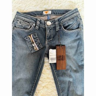 アンティークデニム(ANTIK DENIM)の新品　木製タグ付き　アンティークデニム　ANTIK DENIM  サイズ24(デニム/ジーンズ)