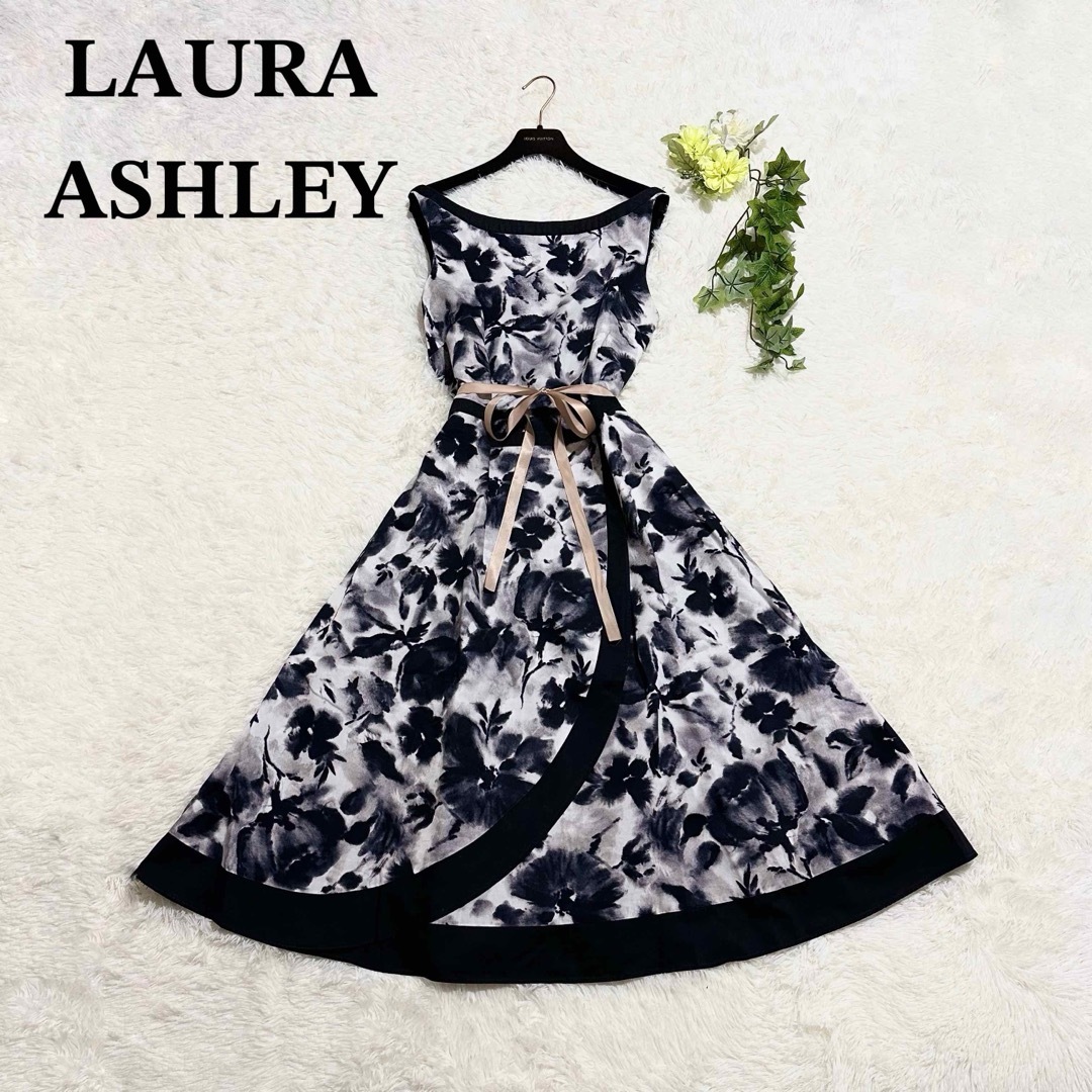 LAURA ASHLEY(ローラアシュレイ)の極美品 希少サイズ ローラアシュレイ ノースリーブワンピース 花柄 墨絵風 レディースのワンピース(ロングワンピース/マキシワンピース)の商品写真