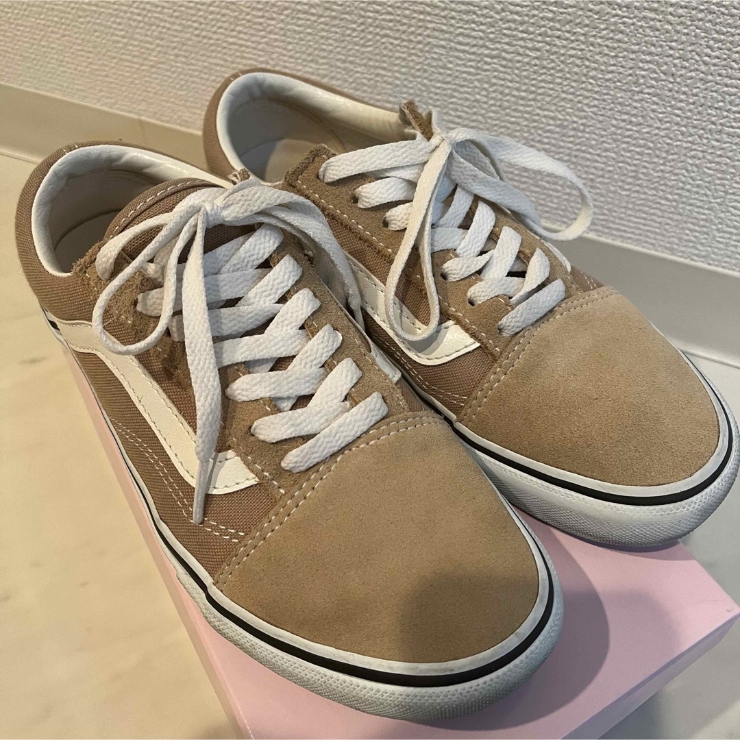 VANS(ヴァンズ)の【VANS】ベージュ スエード キャンバス スニーカー 23 レディースの靴/シューズ(スニーカー)の商品写真