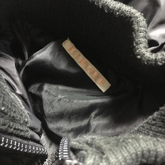 ELLE(エル)のELLE 黒 ショート丈ダウンジャケット レディースのジャケット/アウター(ダウンジャケット)の商品写真