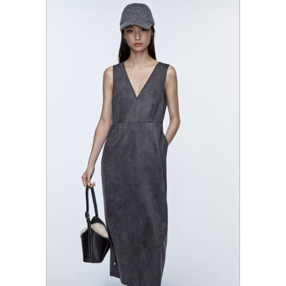 ZARA(ザラ)の完売　ZARA ザラ　フェイク　スエード　ワンピース　ジャンパースカート　XS レディースのワンピース(ロングワンピース/マキシワンピース)の商品写真