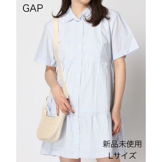 ギャップ(GAP)の⭐︎新品未使用 GAP ティアード シャツワンピースストライプ(ひざ丈ワンピース)