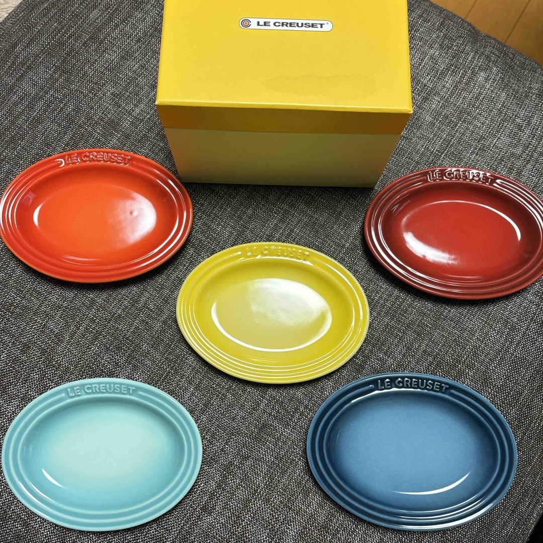 LE CREUSET(ルクルーゼ)のル・クルーゼ Le Creuset ミニ・オーバル・プレート レインボー 000 インテリア/住まい/日用品のキッチン/食器(食器)の商品写真