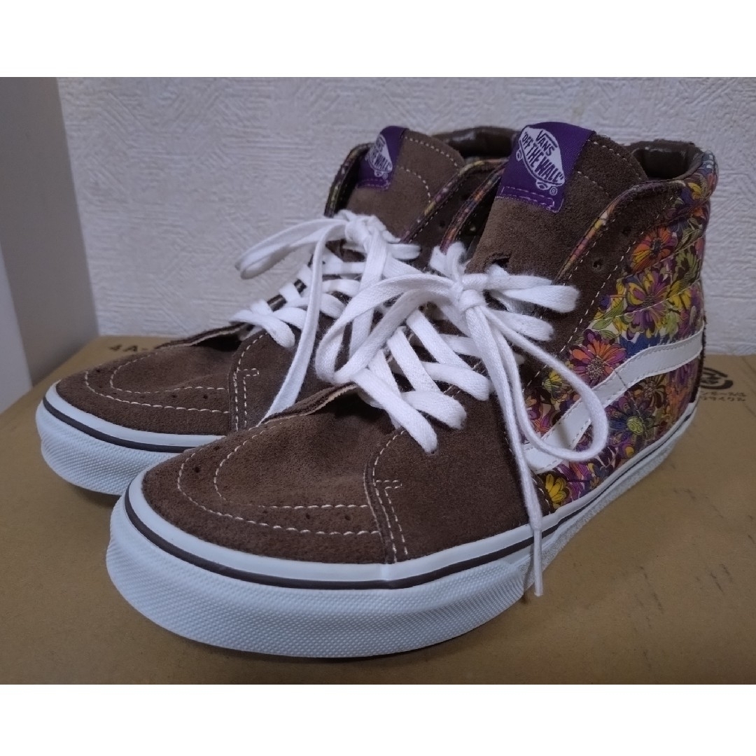 VANS(ヴァンズ)のスニーカー　VANS　花柄 メンズの靴/シューズ(スニーカー)の商品写真