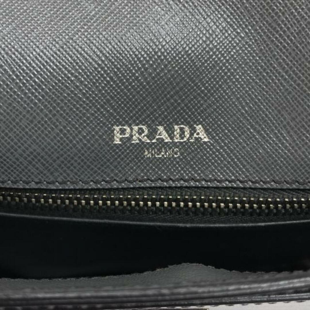 PRADA(プラダ)のプラダ セカンドバッグ - グレー レザー メンズのバッグ(セカンドバッグ/クラッチバッグ)の商品写真