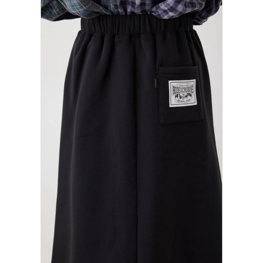 RODEO CROWNS WIDE BOWL(ロデオクラウンズワイドボウル)のロデオ★パッチプリントスカート（ブラック） レディースのスカート(ロングスカート)の商品写真