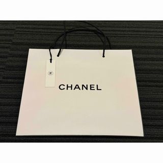 シャネル(CHANEL)のCHANEL シャネル　ショッパー　紙袋　手提げ　バッグ　白　ホワイト　新品(ショップ袋)