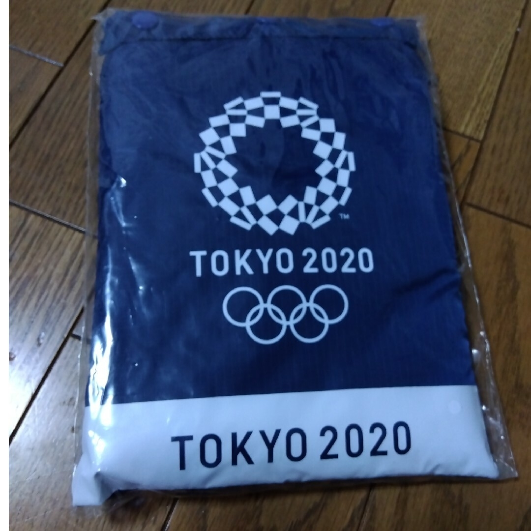新品・未開封　東京2020　オリンピックグッズ　ポンチョ　レインコート メンズのファッション小物(レインコート)の商品写真