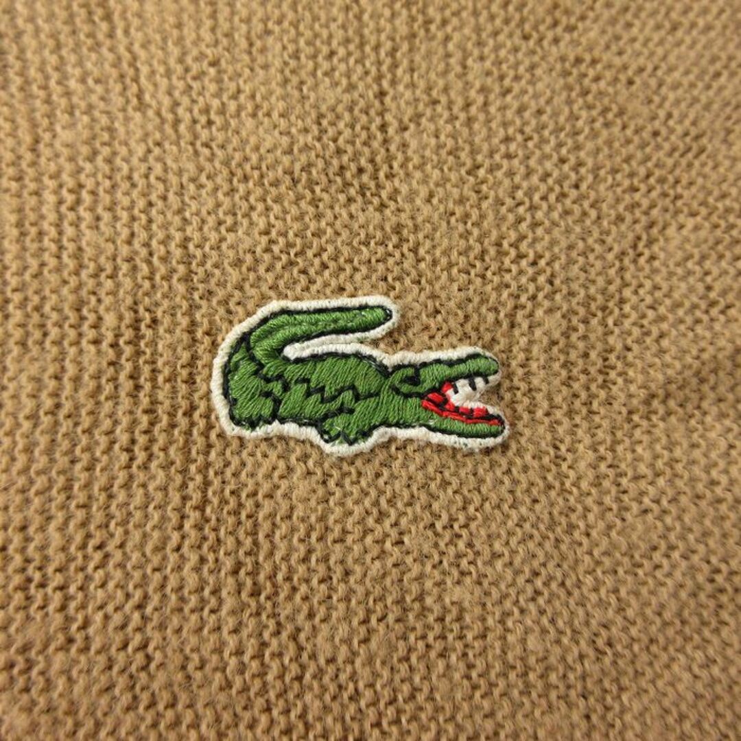 LACOSTE(ラコステ)のM★古着 ラコステ LACOSTE IZOD 長袖 ニット カーディガン メンズ 70年代 70s ワンポイントロゴ アクリル Vネック ベージュ カーキ 【spe】 23sep29 中古 トップス メンズのトップス(カーディガン)の商品写真