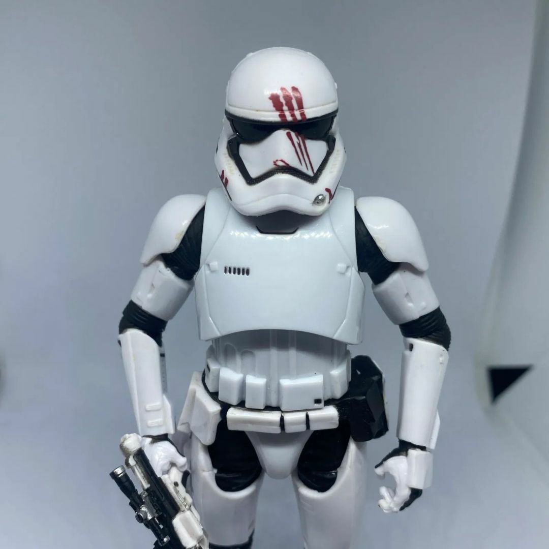 スターウォーズ ブラックシリーズ6インチ FN-2187(フィン) エンタメ/ホビーのフィギュア(SF/ファンタジー/ホラー)の商品写真