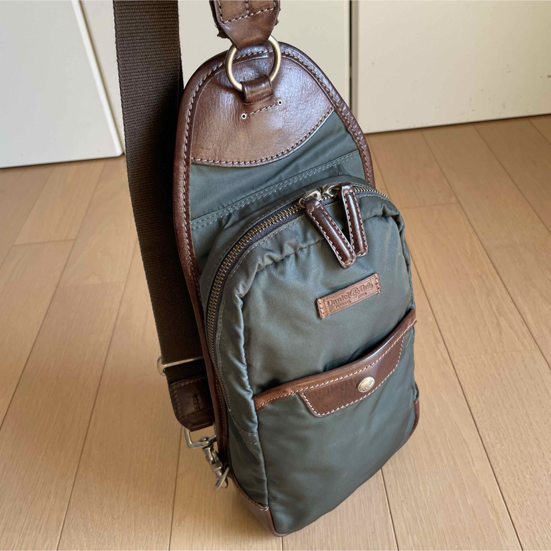 BEYES別注ダニエル&ボブボディバッグ ピッポナイロンレザー BEYES別注ダニエル&ボブボディバッグ ピッポナイロンレザー