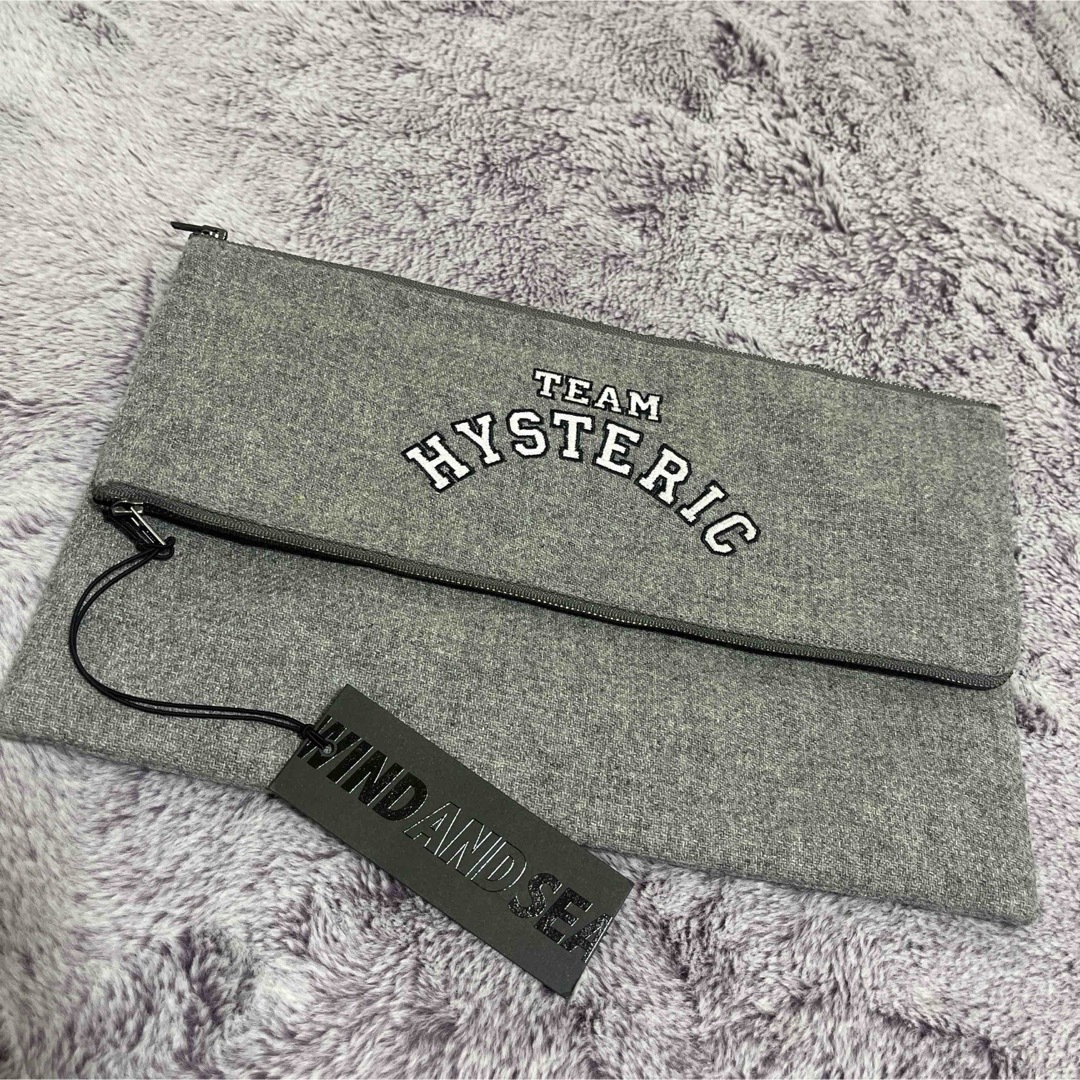 HYSTERIC GLAMOUR(ヒステリックグラマー)のヒステリックグラマー ウィンダンシー 新品 3rd sleeve bag グレー メンズのバッグ(セカンドバッグ/クラッチバッグ)の商品写真