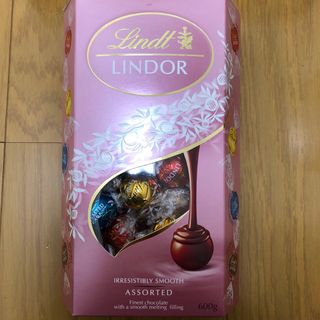 リンツ(Lindt)のリンツリンドール ピンクアソート 16個(菓子/デザート)