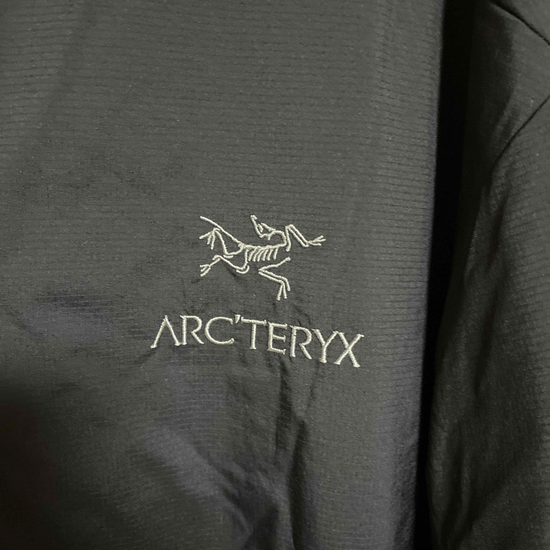 ARC'TERYX(アークテリクス)のARC'TERYX ATOM LT Hoody black メンズのジャケット/アウター(その他)の商品写真