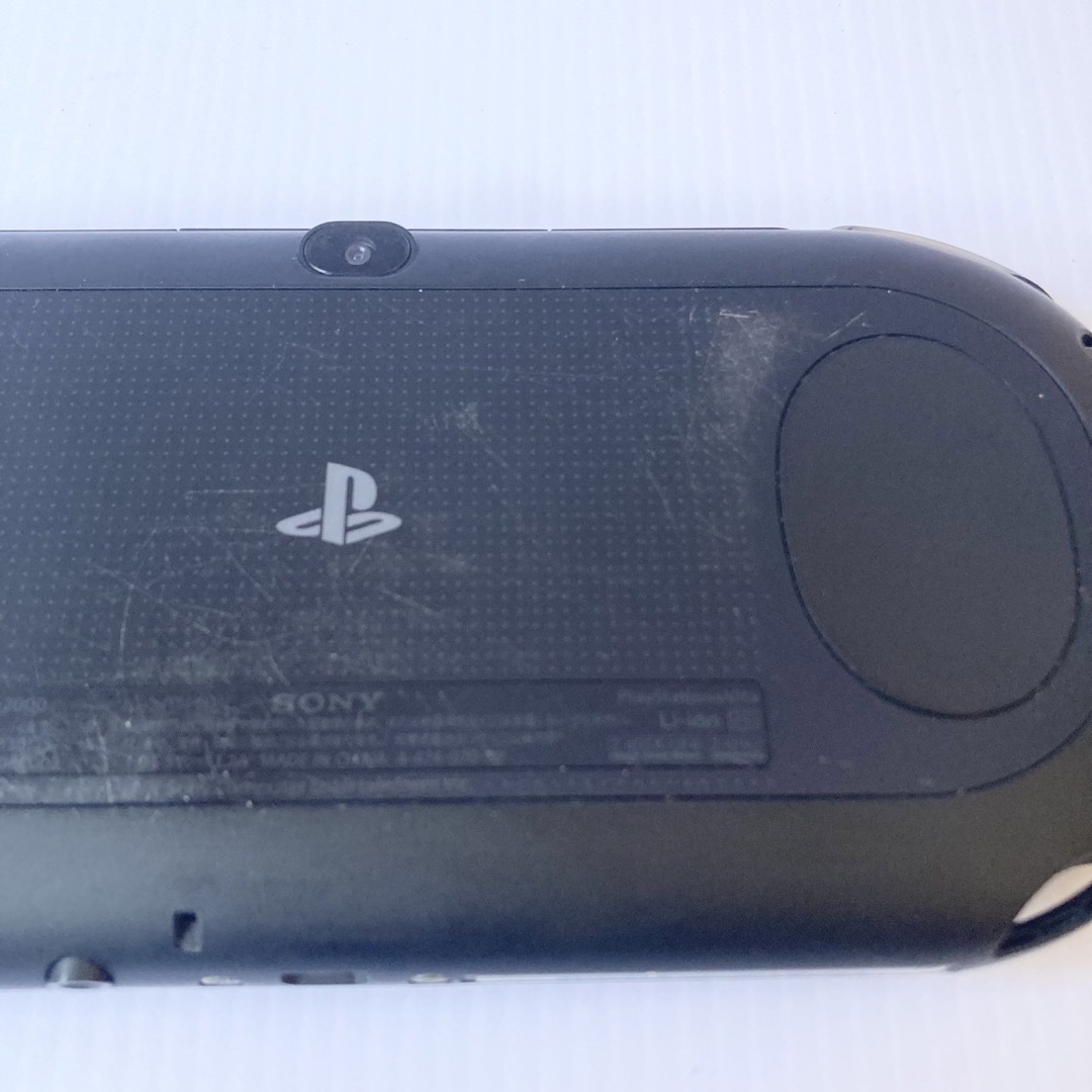 PlayStation Vita(プレイステーションヴィータ)のpsvita 本体　2000 ブラック エンタメ/ホビーのゲームソフト/ゲーム機本体(携帯用ゲーム機本体)の商品写真