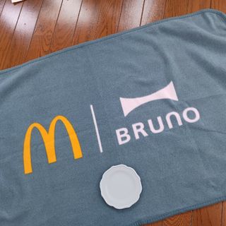 マクドナルド(マクドナルド)のMcDonald's×brunoブランケット&小皿(ノベルティグッズ)