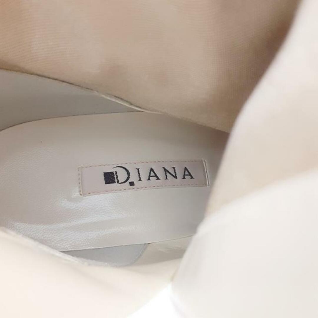 DIANA(ダイアナ)のDIANA(ダイアナ) ショートブーツ 22 1/2 レディース美品  - アイボリー レザー レディースの靴/シューズ(ブーツ)の商品写真