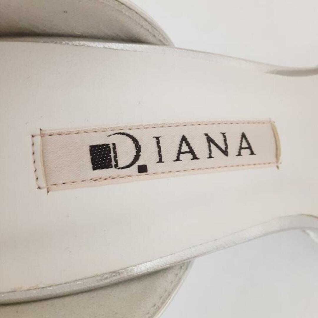 DIANA(ダイアナ)のDIANA(ダイアナ) サンダル 22 1/2 レディース美品  - 白×シルバー×マルチ グリッター レザー×グリッター レディースの靴/シューズ(サンダル)の商品写真