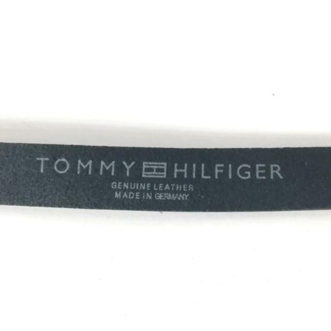 TOMMY HILFIGER(トミーヒルフィガー)のTOMMY HILFIGER(トミーヒルフィガー) ベルト 80/32 - ダークネイビー×シルバー レザー×金属素材 レディースのファッション小物(ベルト)の商品写真