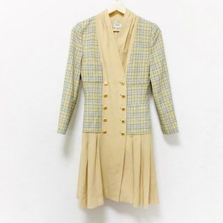 フォクシー(FOXEY)のFOXEY(フォクシー) ワンピース サイズ38 M レディース美品  - ダークイエロー×ダークグリーン×アイボリー Vネック/長袖/ひざ丈(その他)