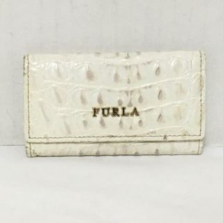 フルラ(Furla)のFURLA(フルラ) キーケース - アイボリー×ピンクベージュ 6連フック/型押し加工 レザー(キーケース)