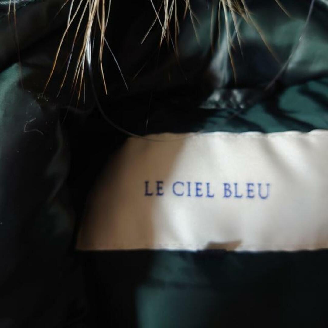 LE CIEL BLEU(ルシェルブルー)のLE CIEL BLEU(ルシェルブルー) ダウンコート サイズ38 M レディース美品  - ダークグリーン×ベージュ 長袖/ファー/冬 ポリエステル、ナイロン レディースのジャケット/アウター(ダウンコート)の商品写真