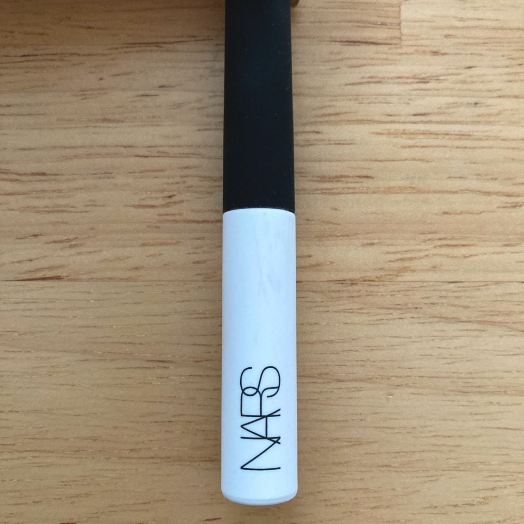 NARS(ナーズ)の【未使用】NARS スマッジプルーフアイシャドーベース2.8g （ミニサイズ）　 コスメ/美容のベースメイク/化粧品(化粧下地)の商品写真